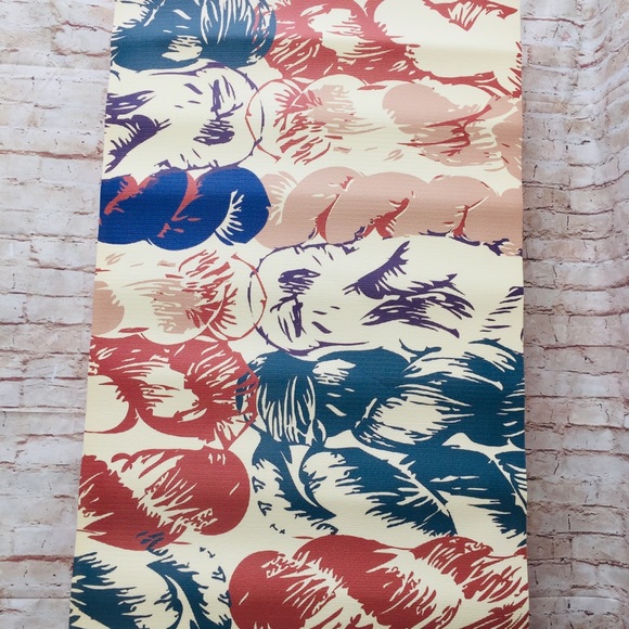 Nice Knot in Rose 24”x72” Yoga Mat - Picture 3 of 7